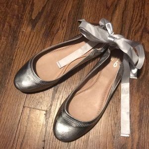 Silver metallic ribbon ballet flat